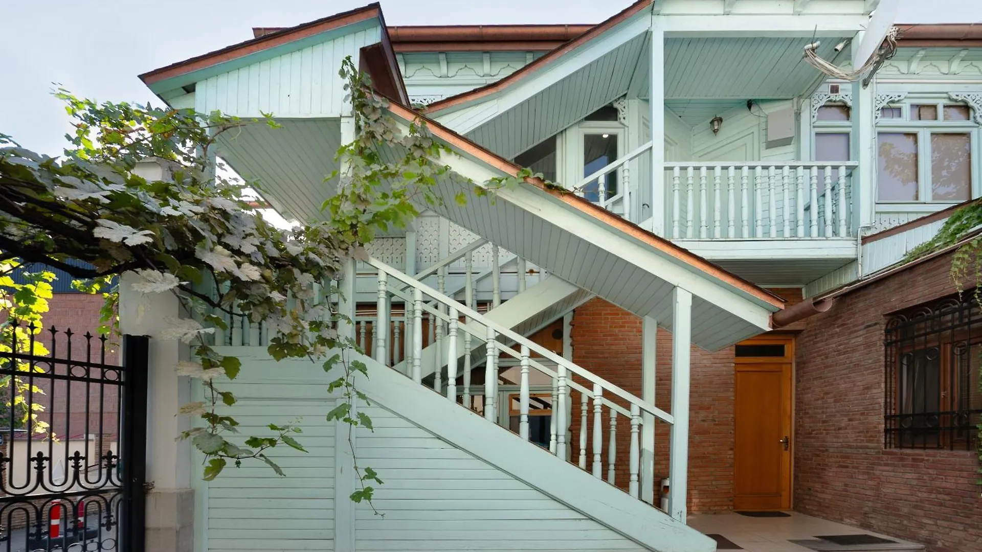 Guli Of Tbilisi - Duplex Apartment In Historic City Center
