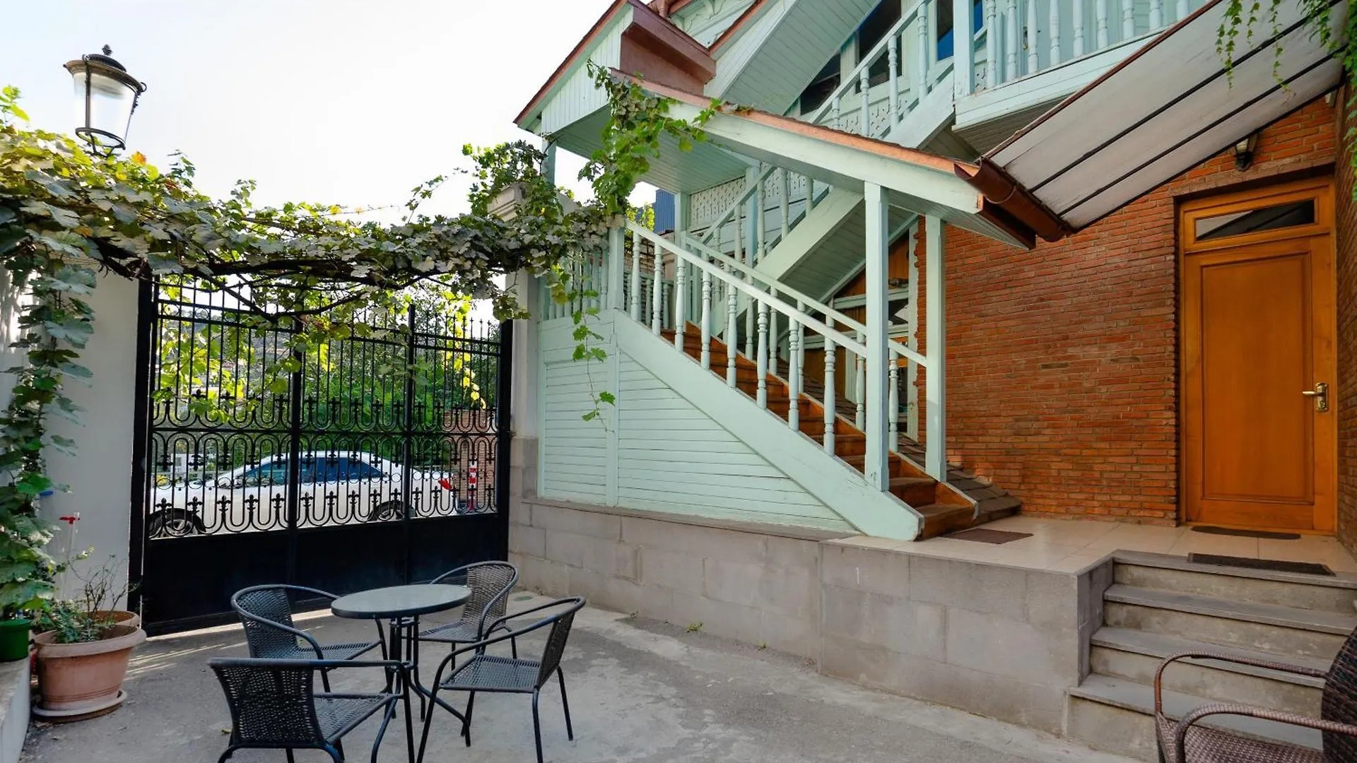 Guli Of Tbilisi - Duplex Apartment In Historic City Center