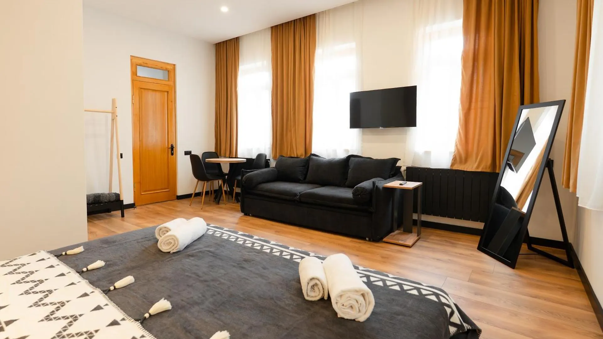 Guli Of Tbilisi - Duplex Apartment In Historic City Center 0*,